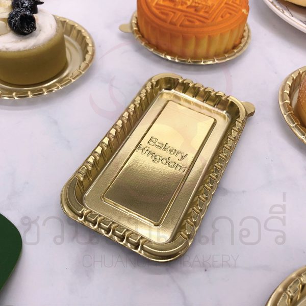ถาดรองเค้กพลาสติกสีทอง ผืนผ้า ก้น 4.5 * 8.5 cm รหัส 5668882203541RECTANGLE